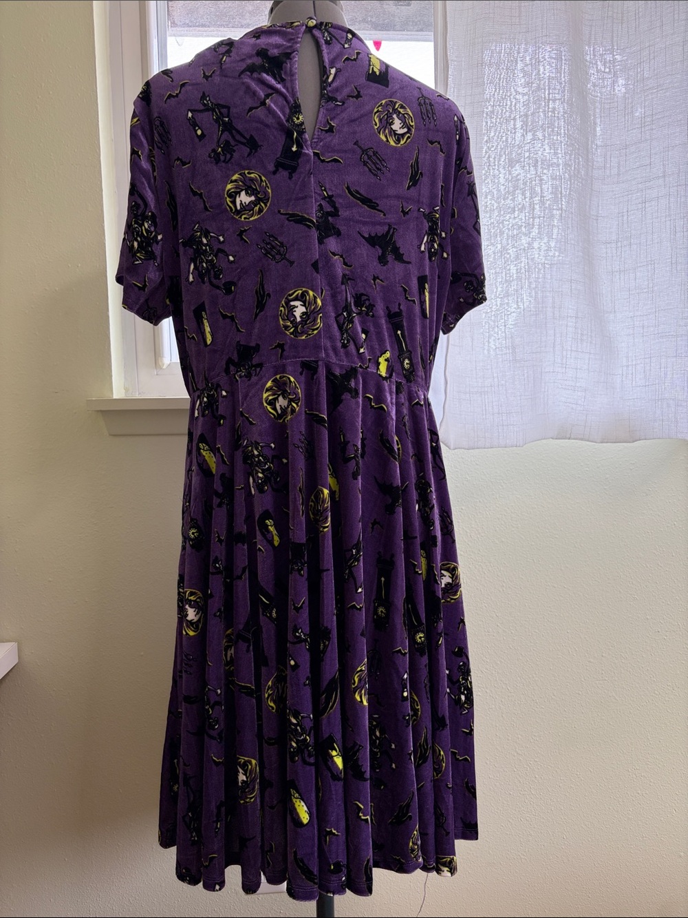 ‼️SOLD‼️ Torrid X Disney Haunted Mansion Velvet Dress - Picture 5 of 14